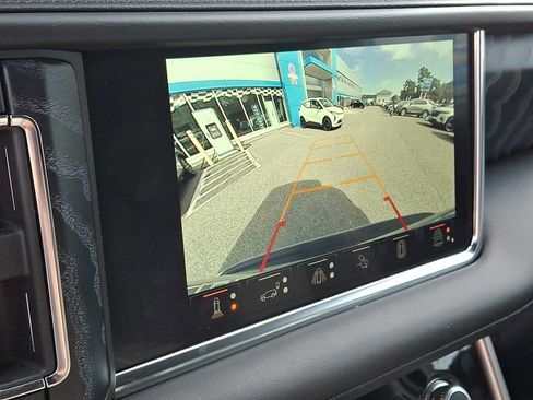 Used 2024 GMC Yukon Denali w/ Advanced Technology Package AWD/4WD image 19