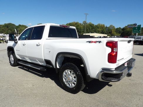 Used 2025 Chevrolet Silverado 3500 LT w/ Safety Package AWD/4WD image 4