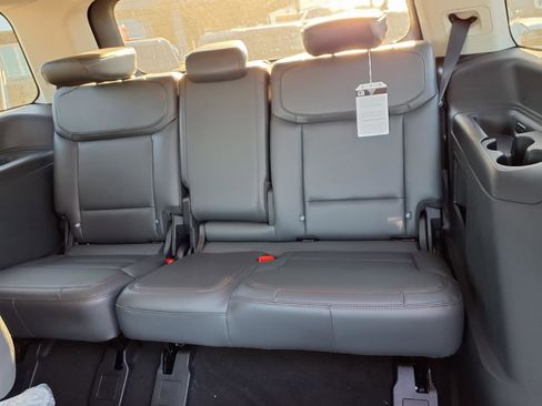 New 2025 Ford Expedition Active image 10