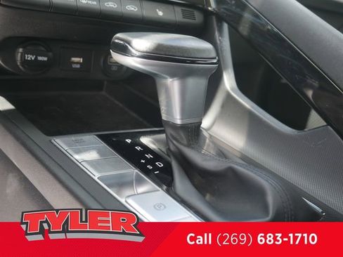 Used 2022 Hyundai Elantra Limited FWD image 32