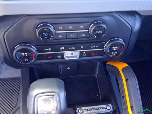 Used 2023 Ford Bronco Badlands w/ Sasquatch Package AWD/4WD image 18