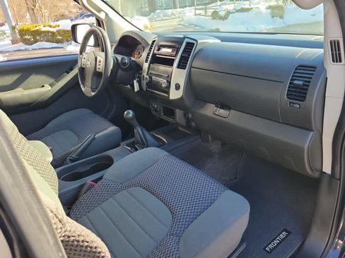 Used 2012 Nissan Frontier SV w/ SV Premium Utility Pkg image 21