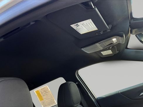 Used 2025 Chevrolet Equinox LT image 19