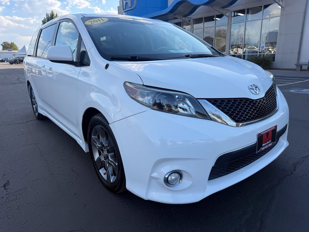 Used 2011 Toyota Sienna SE w/ Preferred Pkg FWD image 1