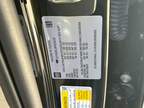 Used 2023 Cadillac Escalade ESV Premium Luxury RWD image 37