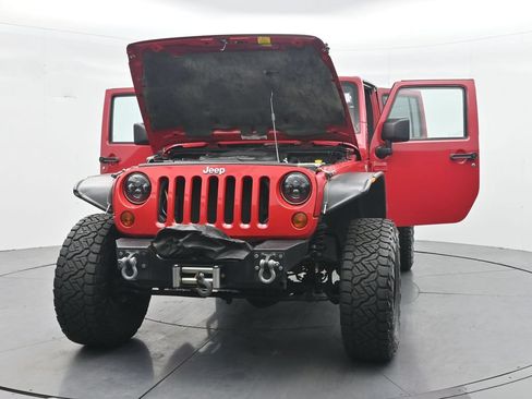 Used 2012 Jeep Wrangler Unlimited Rubicon w/ Connectivity Group AWD/4WD image 37