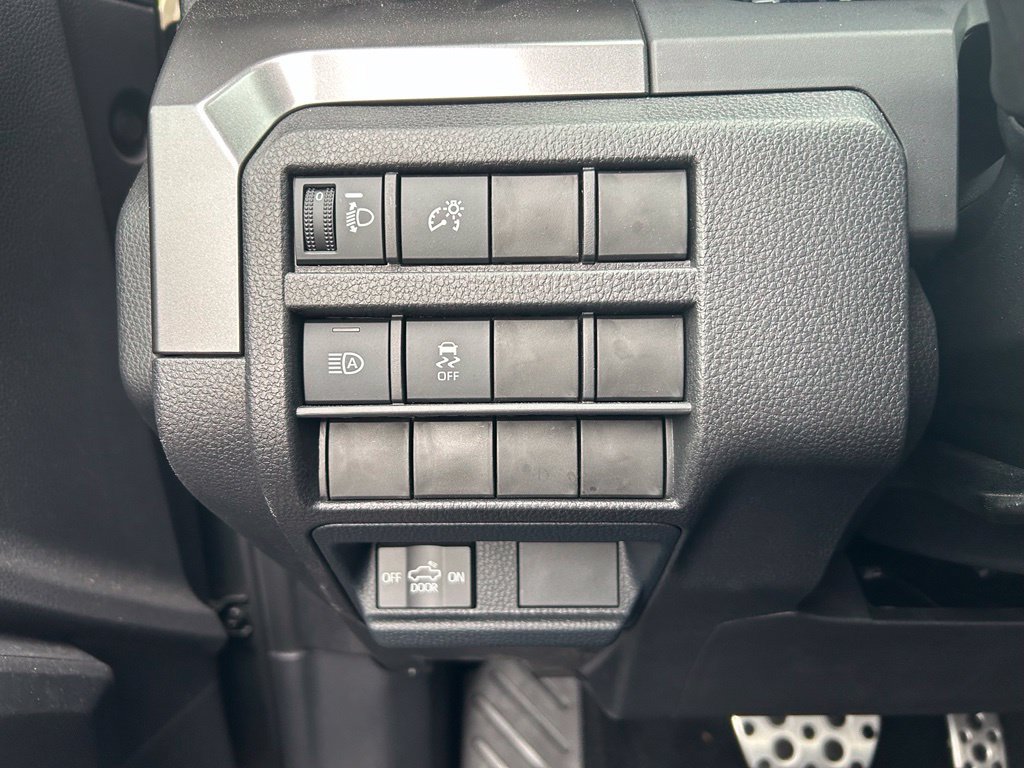 Used 2025 Toyota Tacoma TRD Sport AWD/4WD image 14