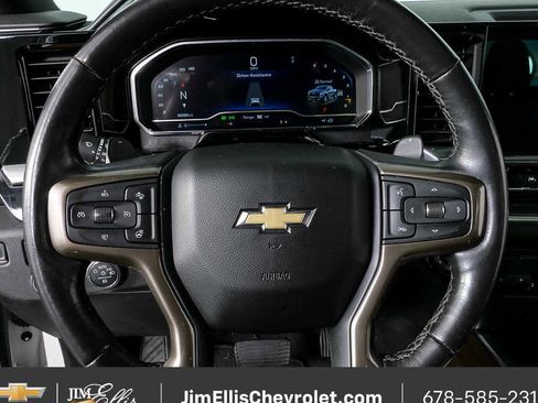 Used 2023 Chevrolet Silverado 1500 High Country w/ High Country Premium Package AWD/4WD image 9