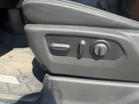 Used 2022 Chevrolet Silverado 3500 High Country AWD/4WD image 28