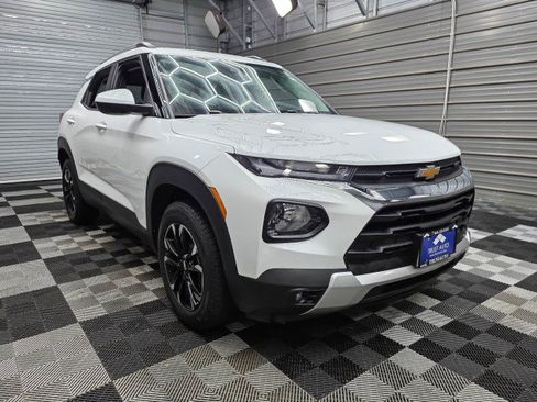 Used 2022 Chevrolet TrailBlazer LT AWD/4WD image 5