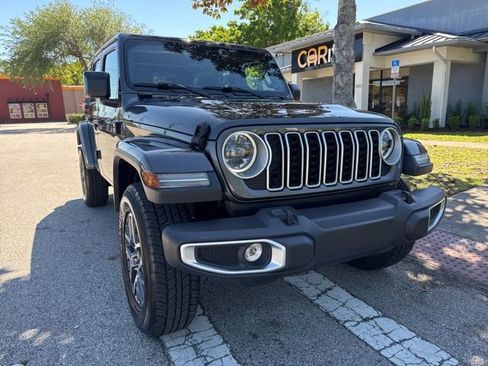 Used 2025 Jeep Wrangler Unlimited Sahara AWD/4WD image 2