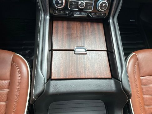 Certified 2023 GMC Yukon XL Denali Ultimate AWD/4WD image 5
