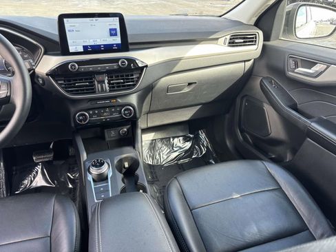 Certified 2021 Ford Escape SE w/ SE Sport Appearance Package image 33