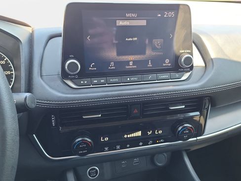 Used 2023 Nissan Rogue SV FWD image 19