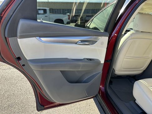 Used 2018 Cadillac XT5 Premium Luxury w/ LPO, Wheel Lock Package image 19