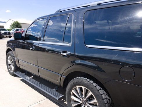 Used 2015 Lincoln Navigator 4WD image 8