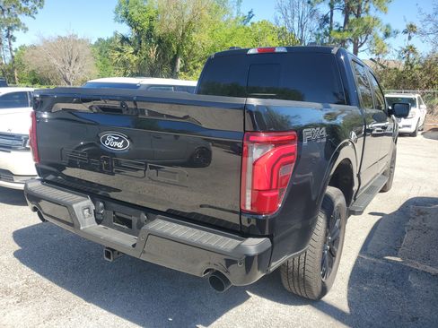 Used 2025 Ford F150 Lariat w/ Equipment Group 501A Mid image 6