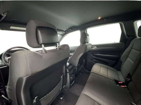 Used 2018 Jeep Grand Cherokee Laredo AWD/4WD image 21