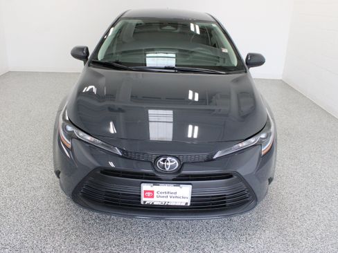 Used 2025 Toyota Corolla LE FWD image 3