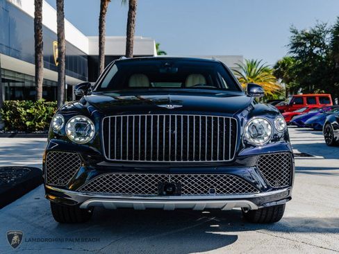 Used 2026 Bentley Bentayga Extended Wheelbase AWD/4WD image 10