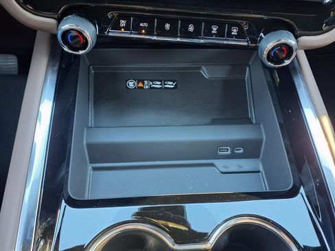 New 2026 Chevrolet Tahoe High Country image 19