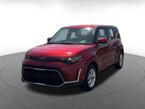 Used 2025 Kia Soul LX w/ LX Technology Package FWD image 7