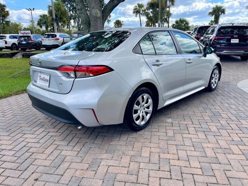 Used 2024 Toyota Corolla LE image 5