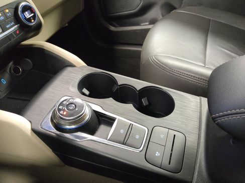 Used 2020 Ford Escape SE FWD image 26
