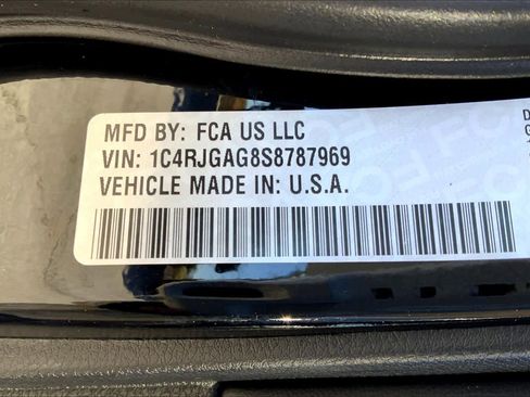 New 2025 Jeep Grand Cherokee Laredo image 18