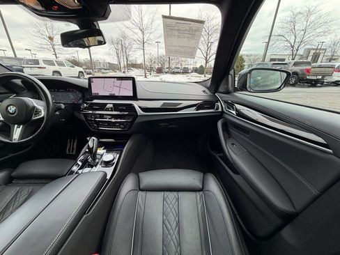 Used 2021 BMW M550i xDrive w/ Executive Package image 20