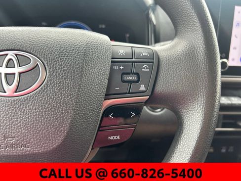 Used 2025 Toyota Camry LE FWD image 13