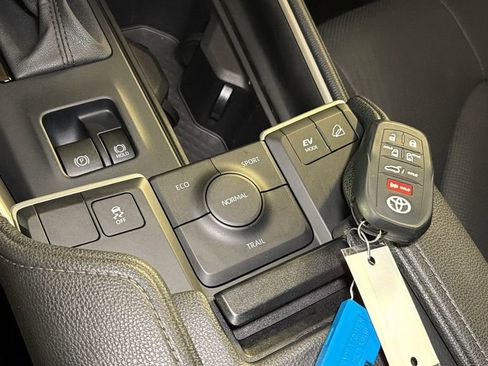 Used 2024 Toyota Grand Highlander AWD Hybrid image 33