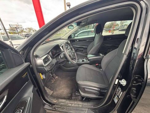 Used 2017 Kia Sorento L FWD image 16