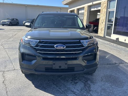 Used 2022 Ford Explorer XLT image 8