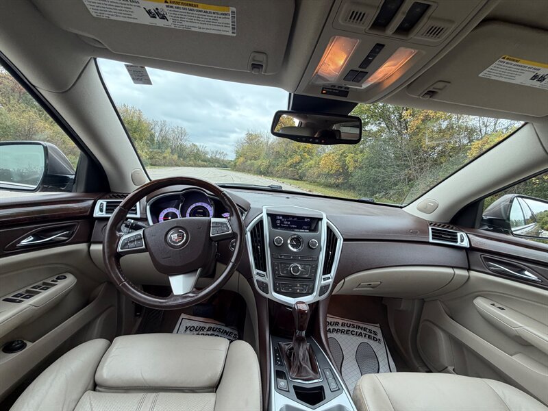 Used 2011 Cadillac SRX Luxury FWD image 10