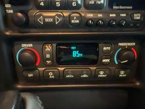 Used 1998 Chevrolet Corvette Convertible w/ Memory Pkg RWD image 17