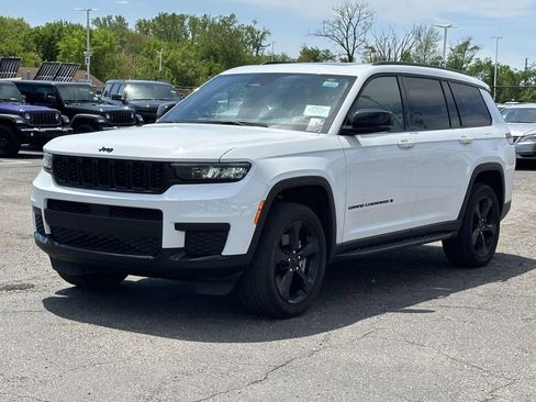 Used 2024 Jeep Grand Cherokee L Altitude AWD/4WD image 7