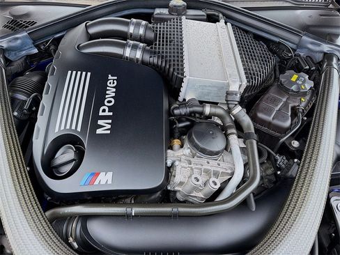 Used 2020 BMW M4 Convertible w/ Competition Package image 32