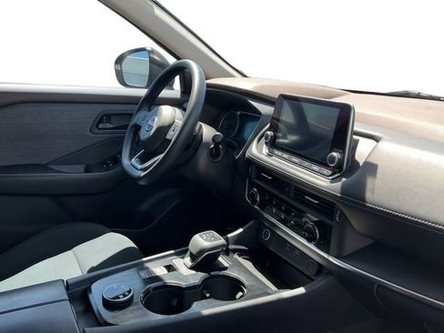 Used 2023 Nissan Rogue S image 10