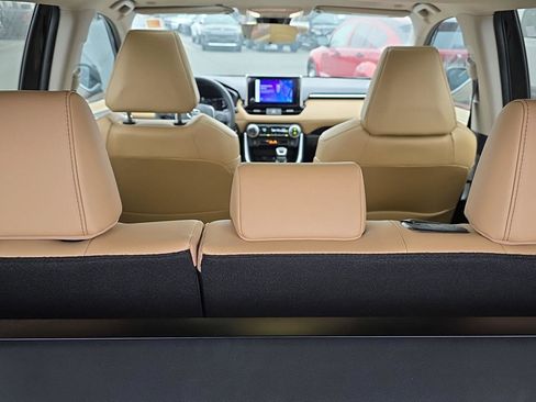 Used 2024 Toyota RAV4 XLE Premium image 33