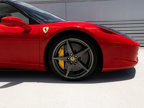 Used 2015 Ferrari 458 Spider RWD image 4