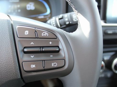 New 2025 Hyundai Venue SEL image 21