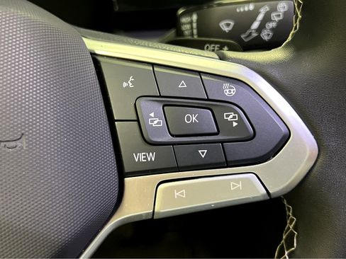 Used 2025 Volkswagen Atlas Cross Sport SE w/ Black Wheel Package image 12