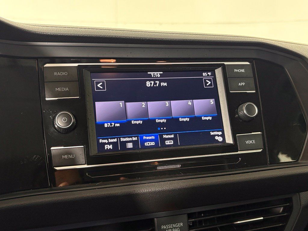 Used 2024 Volkswagen Jetta SE FWD image 23