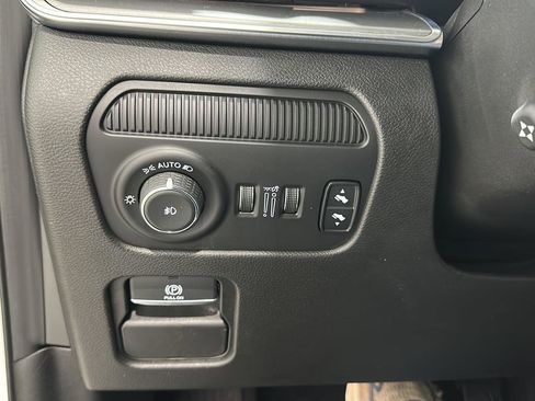 Used 2024 Jeep Wagoneer Series II image 18