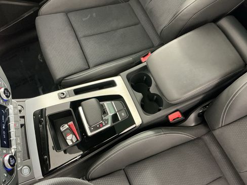 Used 2024 Audi Q5 e Premium Plus w/ Premium Plus Package image 18
