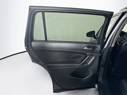 Used 2024 Volkswagen Tiguan SE image 24