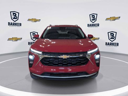 New 2026 Chevrolet Trax LT w/ Sunroof Package FWD image 3