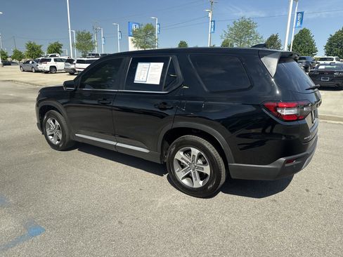 Used 2025 Honda Pilot EX-L image 5