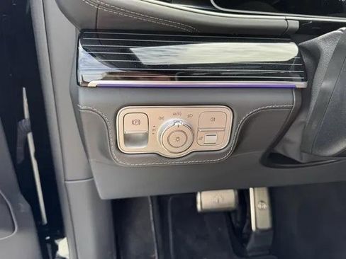 Used 2021 Mercedes-Benz Maybach GLS 600 4MATIC image 12